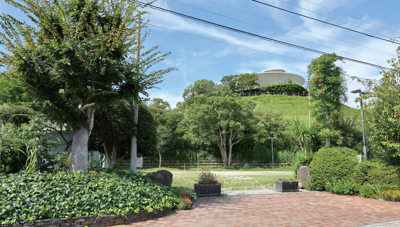 湊坂中央公園／徒歩約12分（約890m）